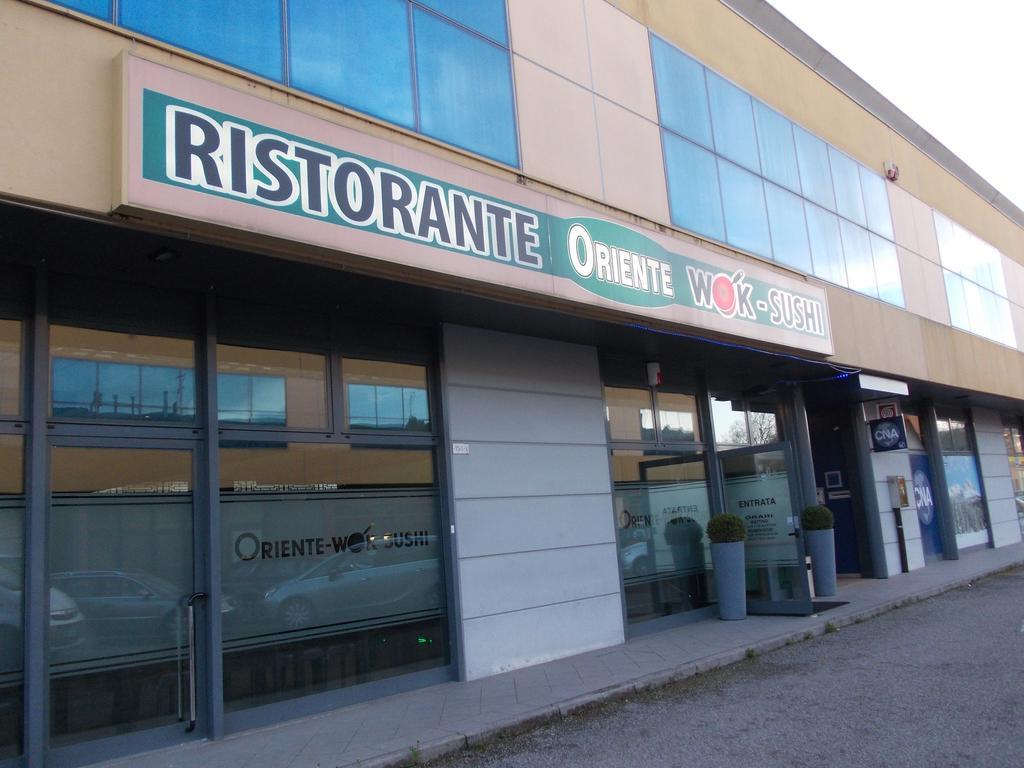 Travellers Lodge Bed & Rooms Treviso Luaran gambar